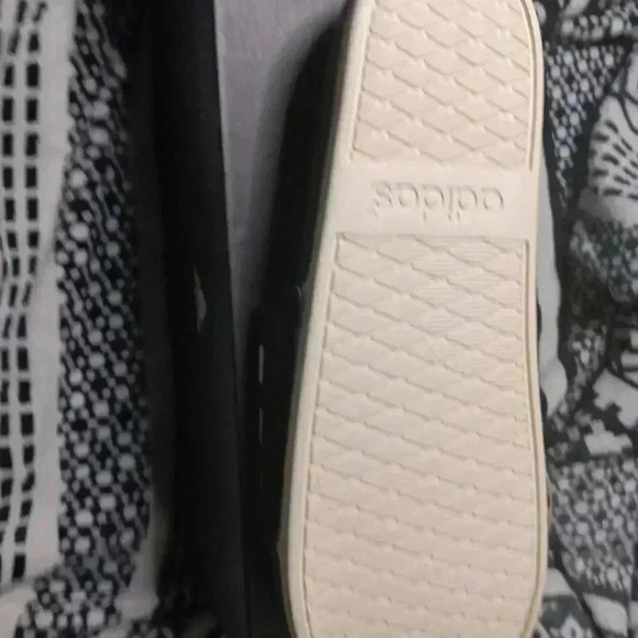 Adidas Adilette Comfort Men's Black White Gold Lettered Slide Sandals Sz 18 New - Picture 6 of 9